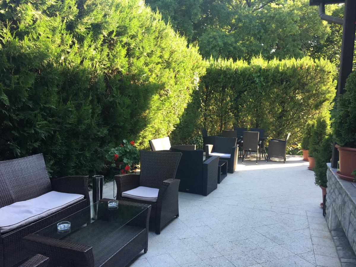 Muskatli Panzio Bed & Breakfast Дьор Екстериор снимка