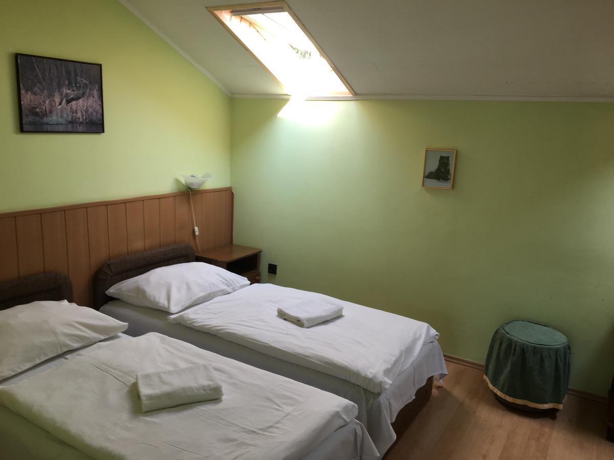 Muskatli Panzio Bed & Breakfast Дьор Екстериор снимка