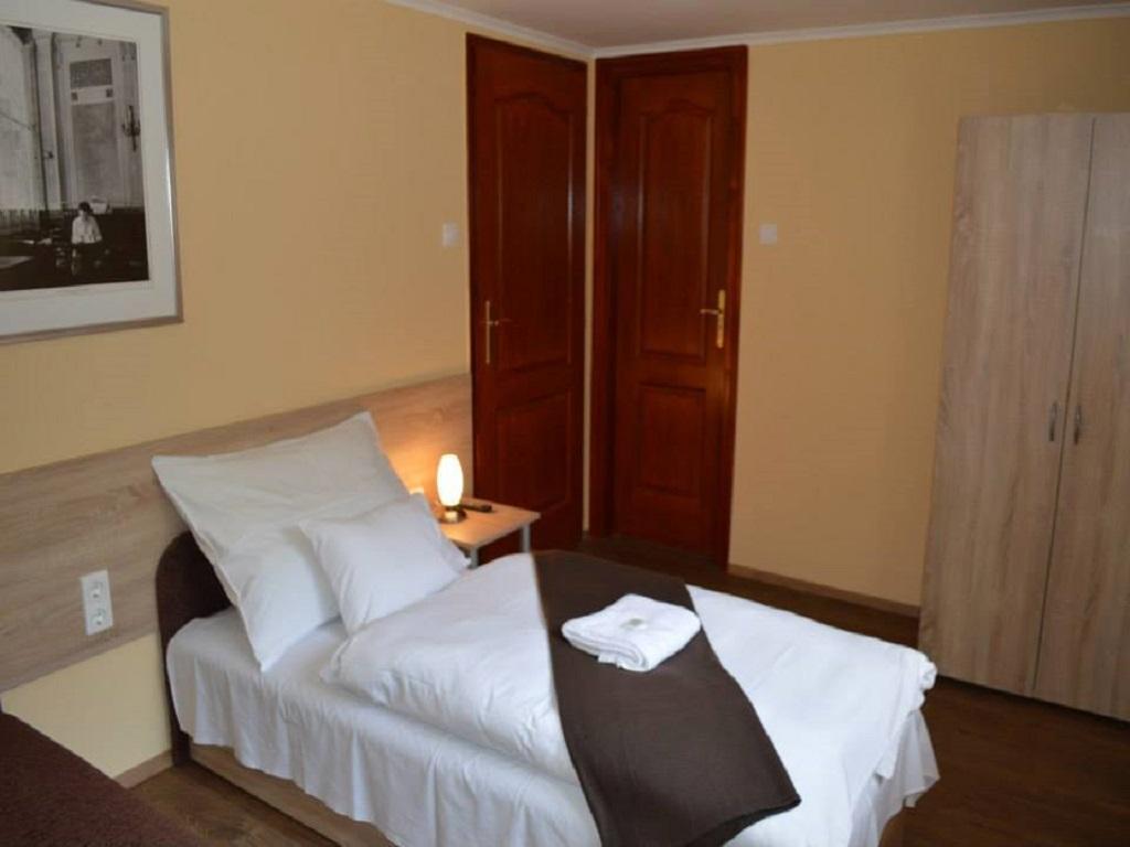 Muskatli Panzio Bed & Breakfast Дьор Екстериор снимка